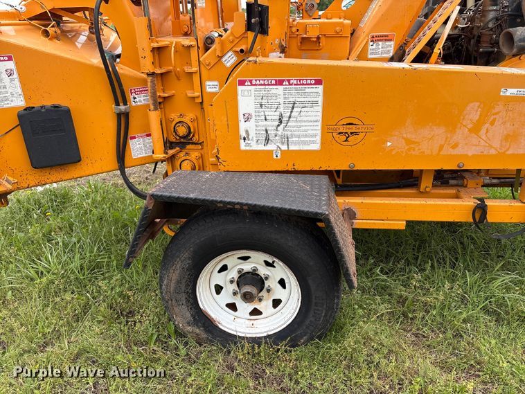 image for item EW1544 2015 Bandit Industries 990 wood chipper