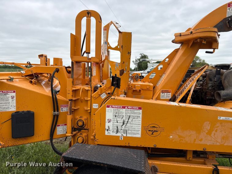 image for item EW1544 2015 Bandit Industries 990 wood chipper
