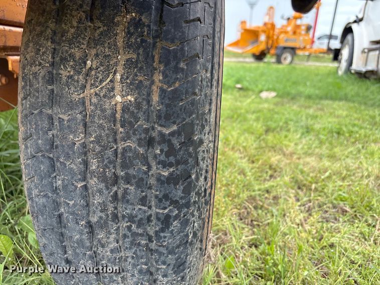 image for item EW1544 2015 Bandit Industries 990 wood chipper