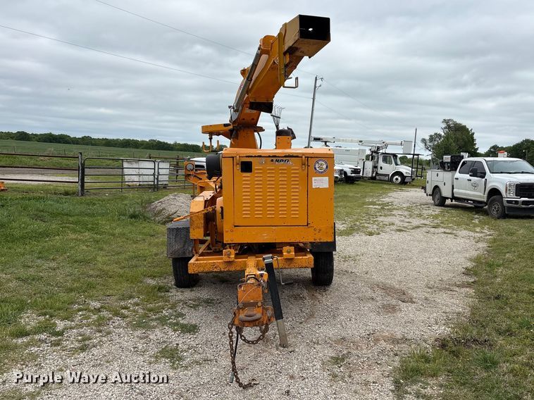 image for item EW1545 2015 Bandit Industries 990 wood chipper