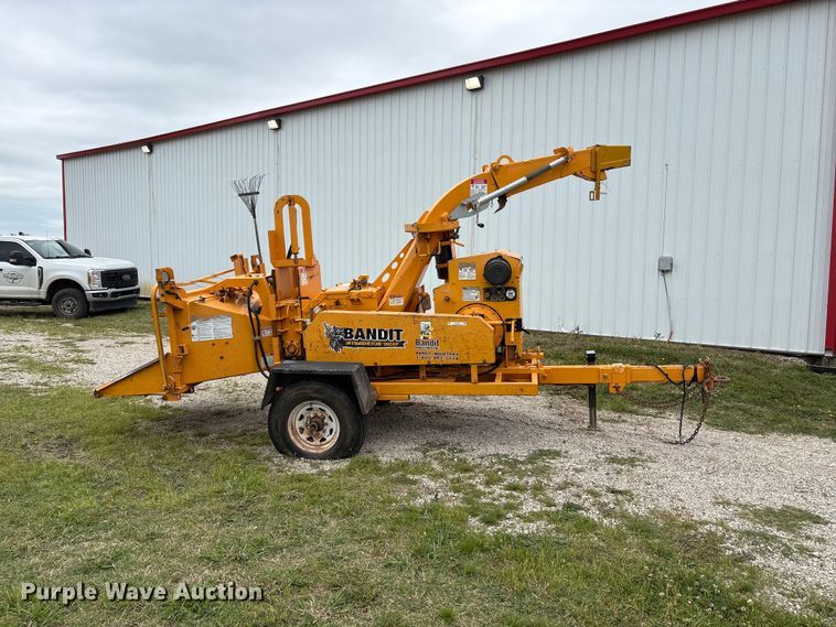image for item EW1545 2015 Bandit Industries 990 wood chipper