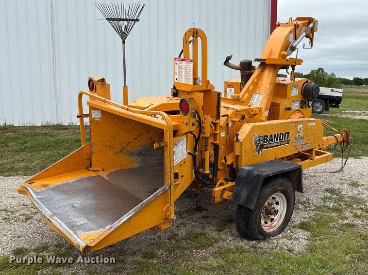 image for item EW1545 2015 Bandit Industries 990 wood chipper