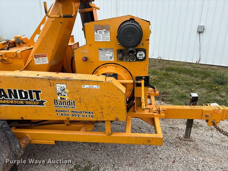 image for item EW1545 2015 Bandit Industries 990 wood chipper