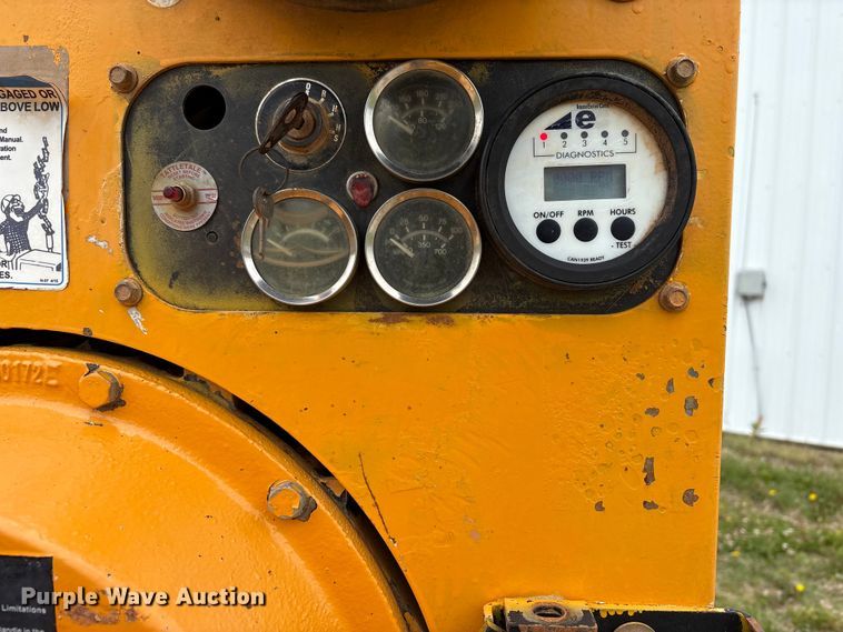 image for item EW1545 2015 Bandit Industries 990 wood chipper