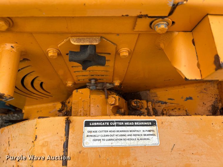 image for item EW1545 2015 Bandit Industries 990 wood chipper