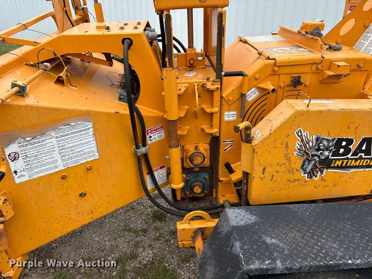 image for item EW1545 2015 Bandit Industries 990 wood chipper