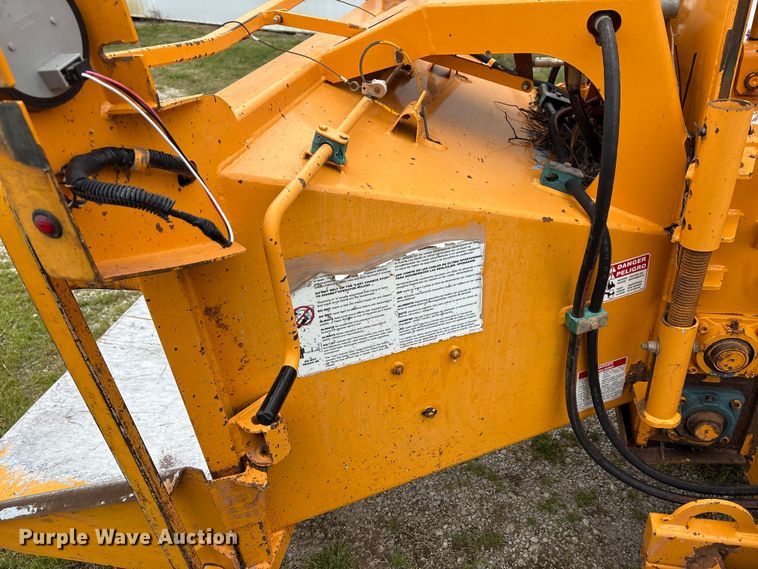 image for item EW1545 2015 Bandit Industries 990 wood chipper