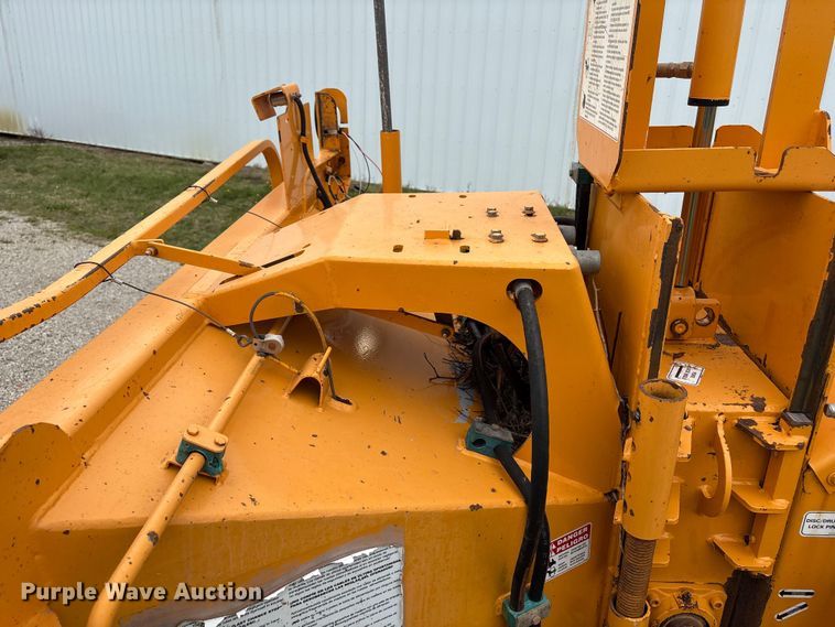 image for item EW1545 2015 Bandit Industries 990 wood chipper