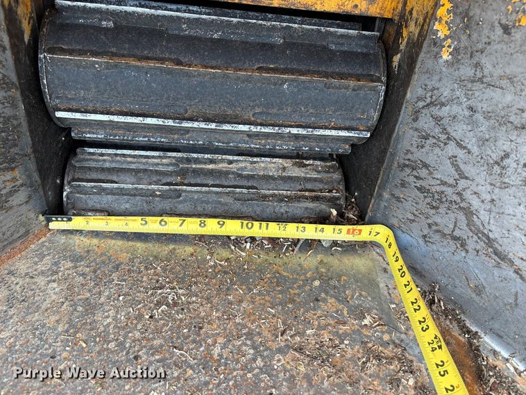 image for item EW1545 2015 Bandit Industries 990 wood chipper