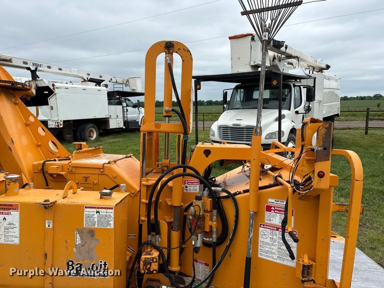 image for item EW1545 2015 Bandit Industries 990 wood chipper