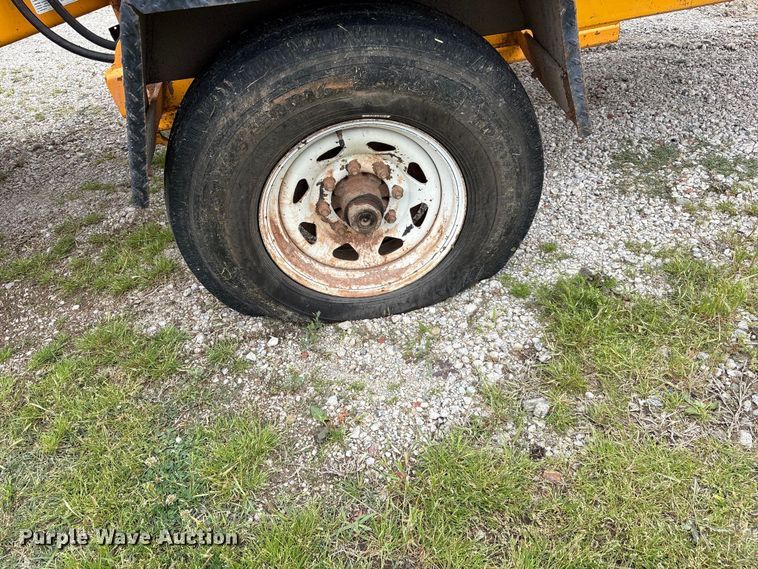 image for item EW1545 2015 Bandit Industries 990 wood chipper