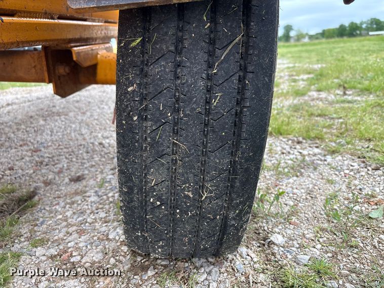 image for item EW1545 2015 Bandit Industries 990 wood chipper