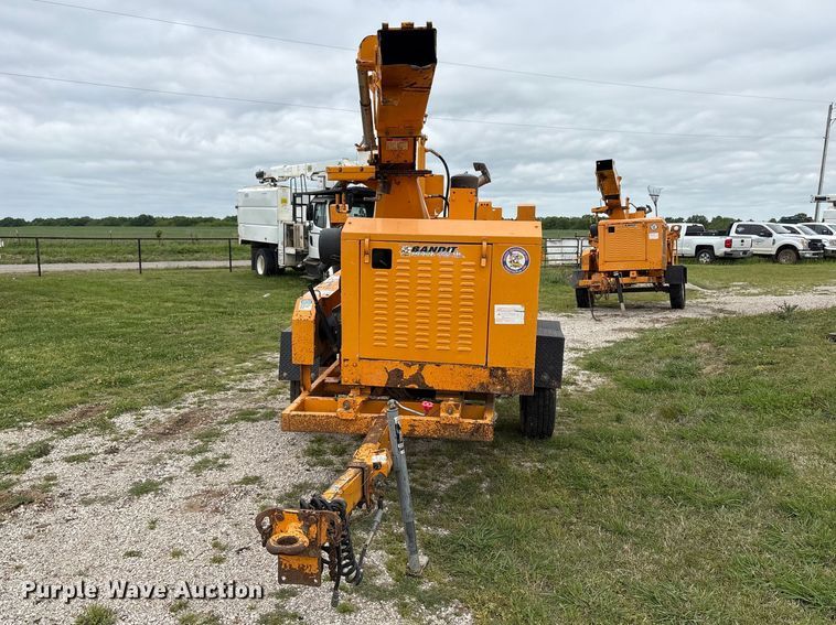 image for item EW1546 2014 Bandit Industries 990 wood chipper