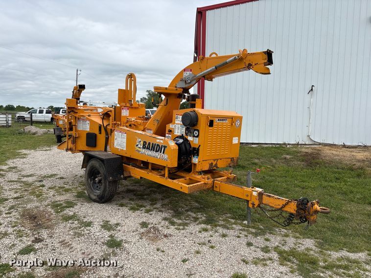 image for item EW1546 2014 Bandit Industries 990 wood chipper