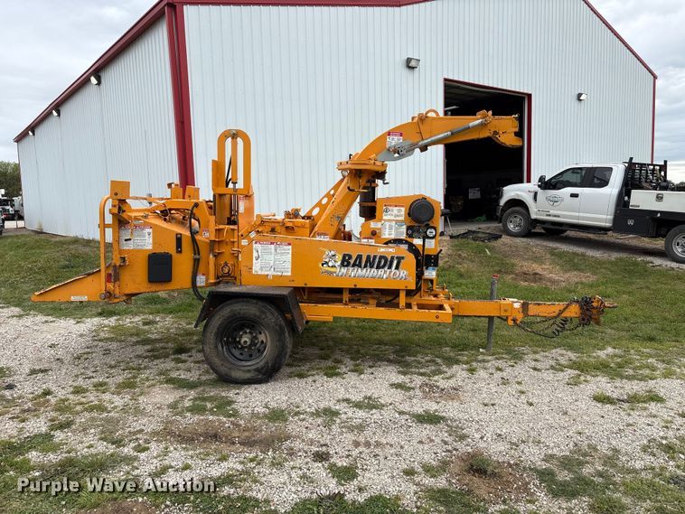 image for item EW1546 2014 Bandit Industries 990 wood chipper