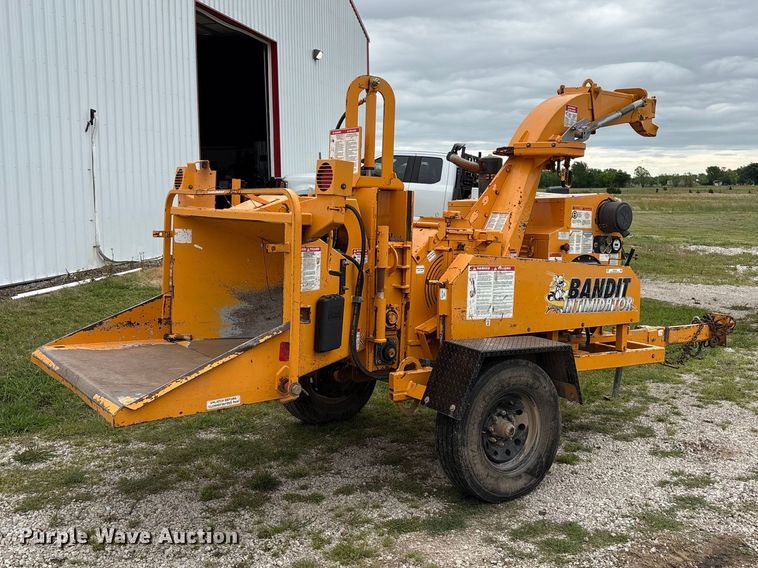 image for item EW1546 2014 Bandit Industries 990 wood chipper