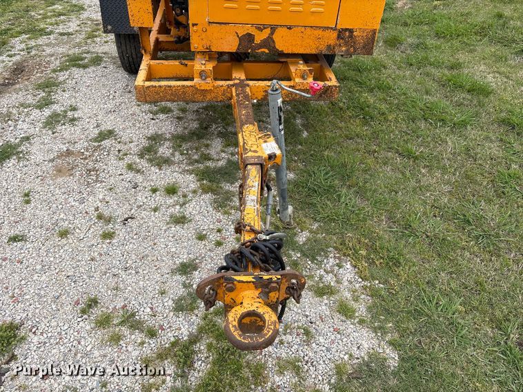 image for item EW1546 2014 Bandit Industries 990 wood chipper