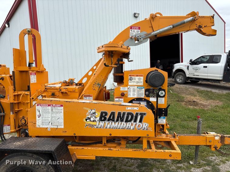image for item EW1546 2014 Bandit Industries 990 wood chipper