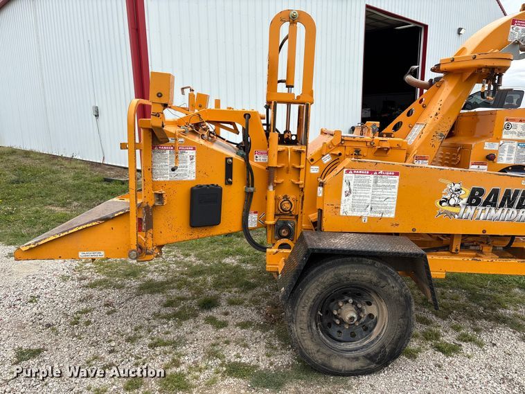 image for item EW1546 2014 Bandit Industries 990 wood chipper