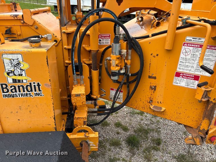 image for item EW1546 2014 Bandit Industries 990 wood chipper