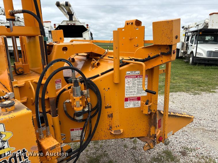 image for item EW1546 2014 Bandit Industries 990 wood chipper