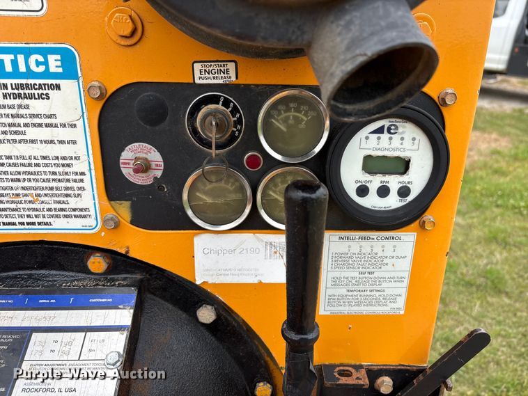 image for item EW1546 2014 Bandit Industries 990 wood chipper