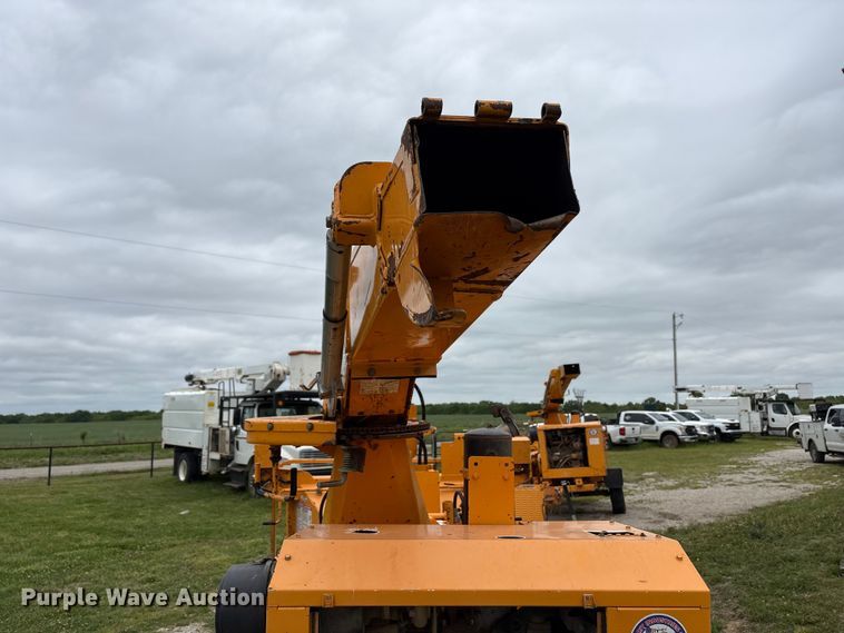 image for item EW1546 2014 Bandit Industries 990 wood chipper