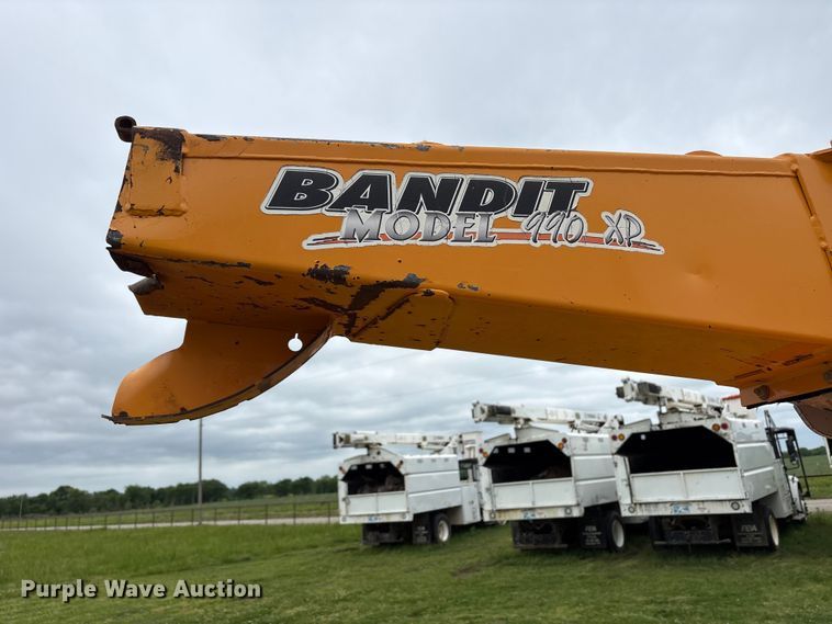 image for item EW1546 2014 Bandit Industries 990 wood chipper