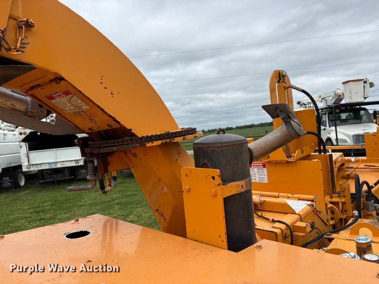 image for item EW1546 2014 Bandit Industries 990 wood chipper