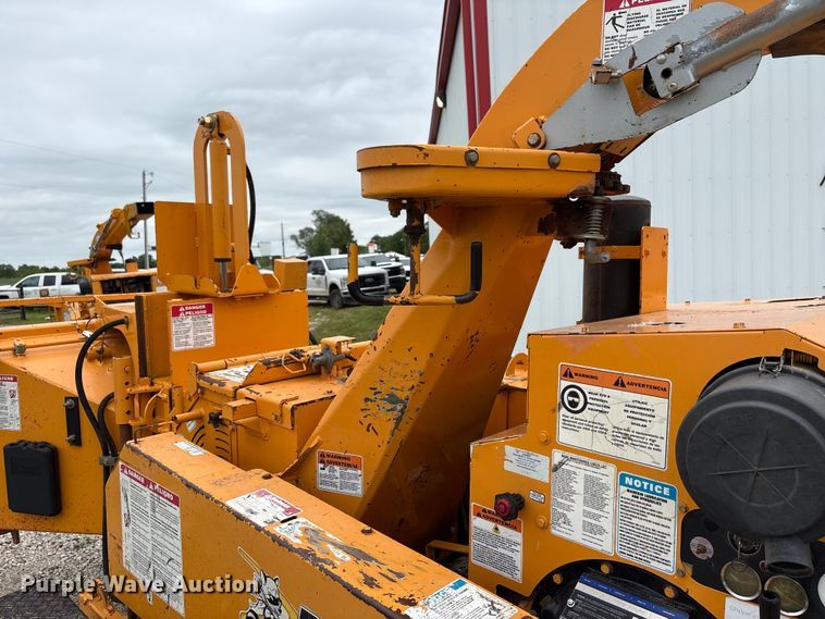 image for item EW1546 2014 Bandit Industries 990 wood chipper