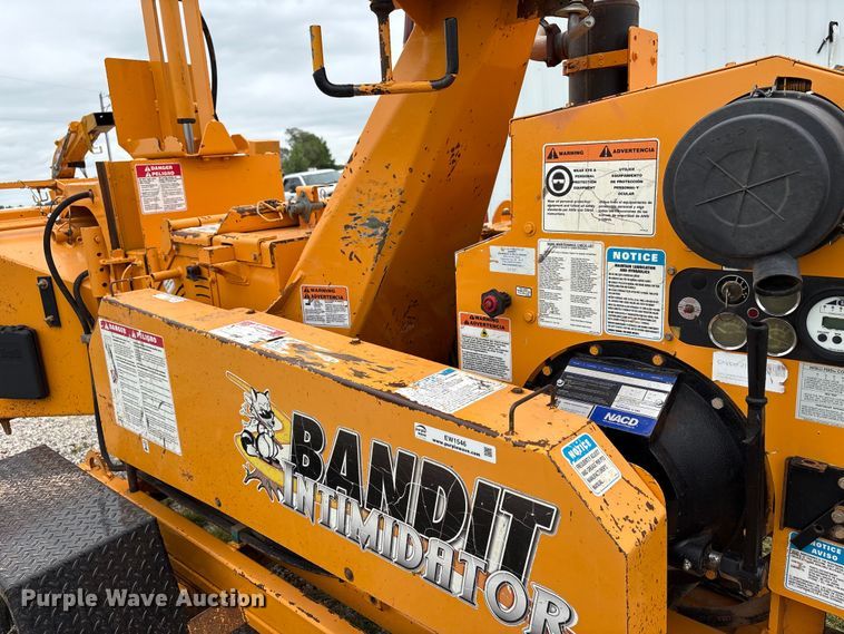 image for item EW1546 2014 Bandit Industries 990 wood chipper