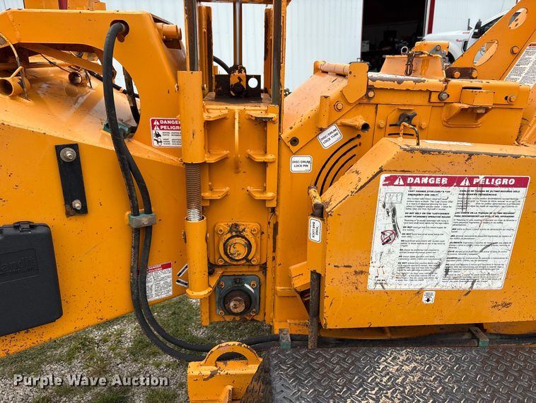 image for item EW1546 2014 Bandit Industries 990 wood chipper