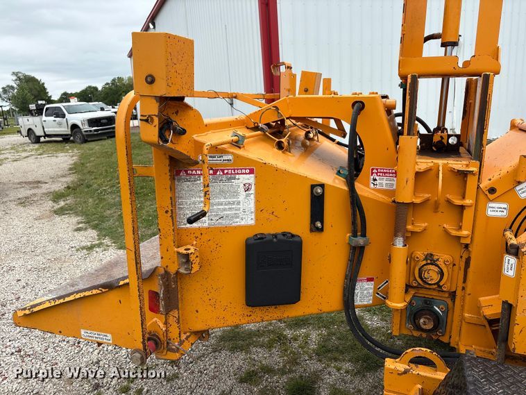 image for item EW1546 2014 Bandit Industries 990 wood chipper
