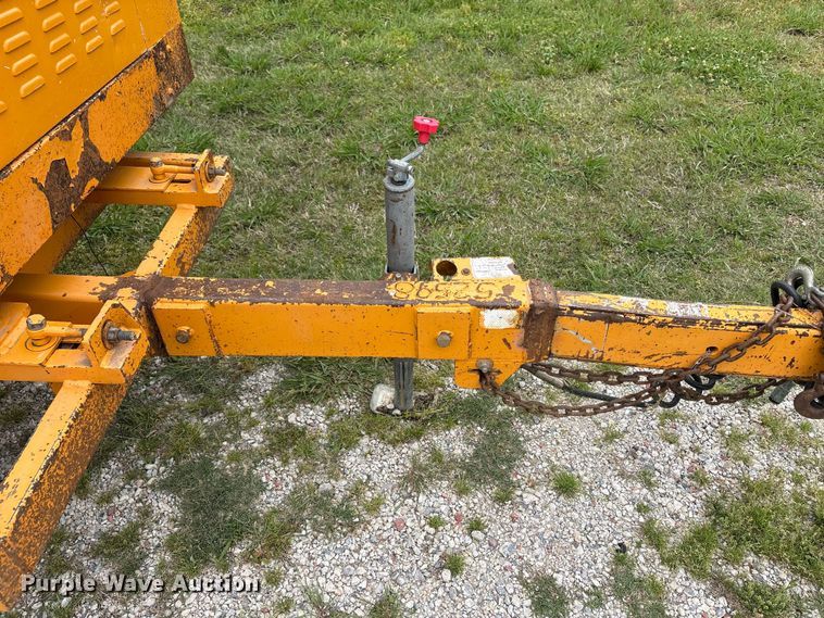 image for item EW1546 2014 Bandit Industries 990 wood chipper