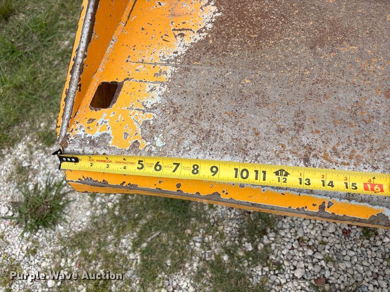 image for item EW1546 2014 Bandit Industries 990 wood chipper