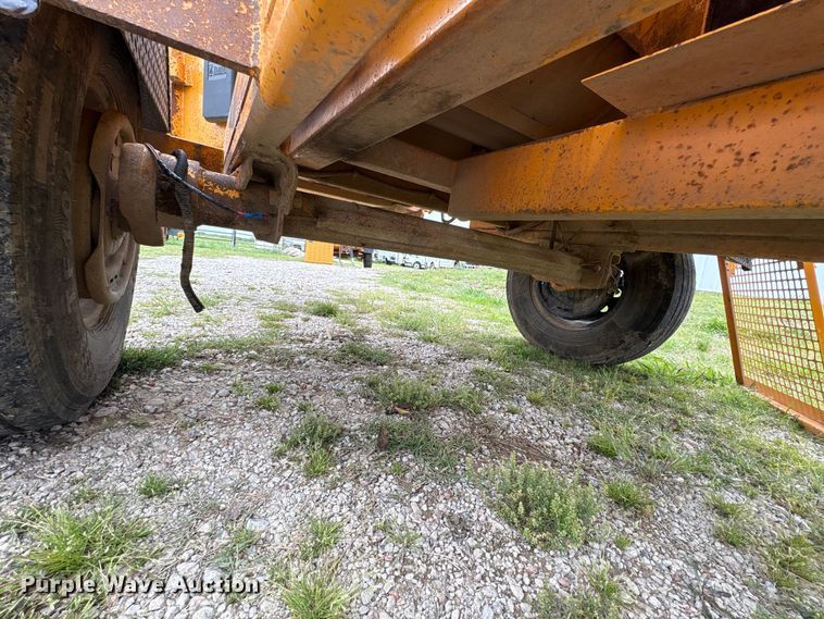 image for item EW1546 2014 Bandit Industries 990 wood chipper