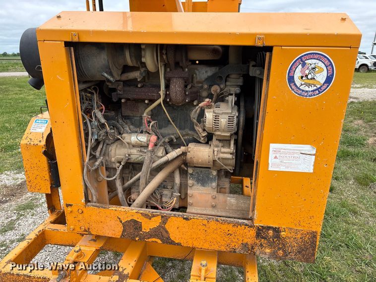 image for item EW1546 2014 Bandit Industries 990 wood chipper