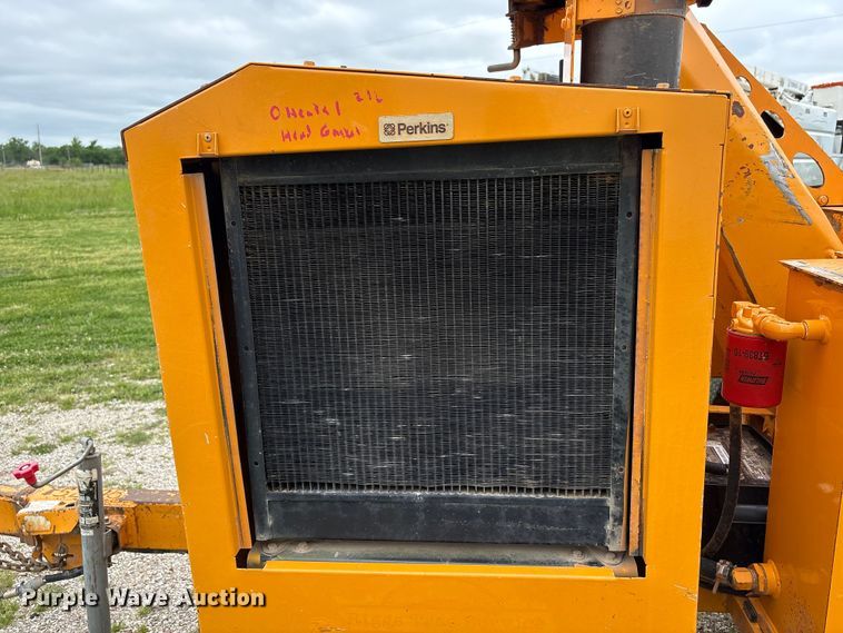 image for item EW1546 2014 Bandit Industries 990 wood chipper