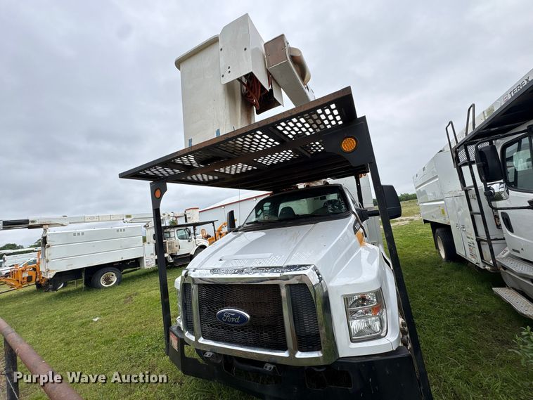 image for item EW1547 2019 Ford F750 Super Duty forestry bucket truck