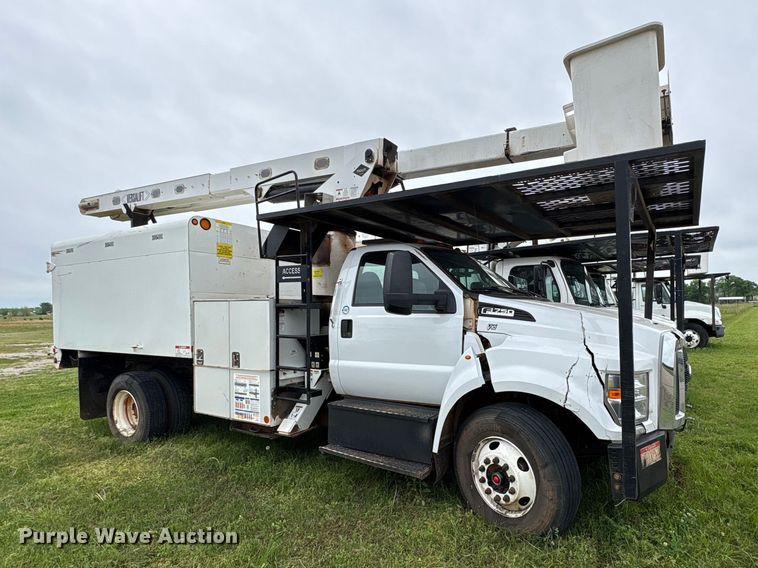 image for item EW1547 2019 Ford F750 Super Duty forestry bucket truck