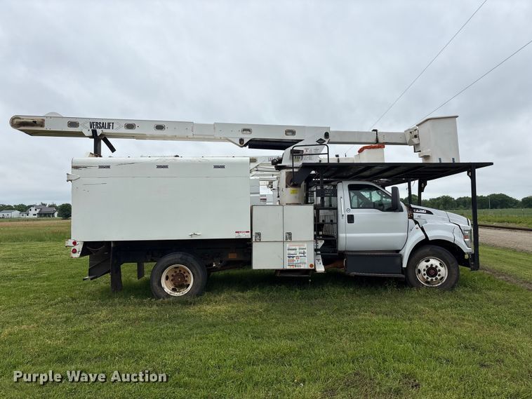 image for item EW1547 2019 Ford F750 Super Duty forestry bucket truck