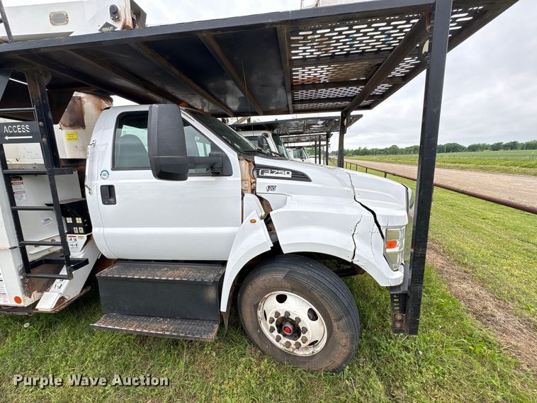 image for item EW1547 2019 Ford F750 Super Duty forestry bucket truck