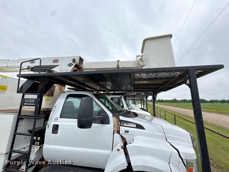 image for item EW1547 2019 Ford F750 Super Duty forestry bucket truck