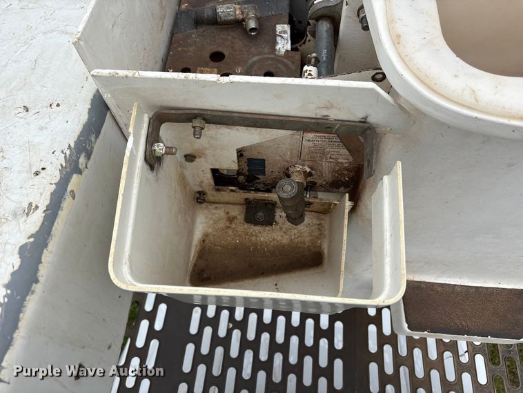 image for item EW1547 2019 Ford F750 Super Duty forestry bucket truck