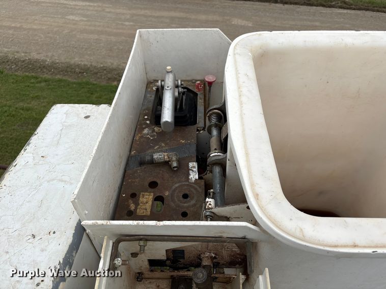 image for item EW1547 2019 Ford F750 Super Duty forestry bucket truck