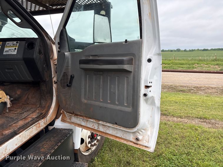 image for item EW1547 2019 Ford F750 Super Duty forestry bucket truck