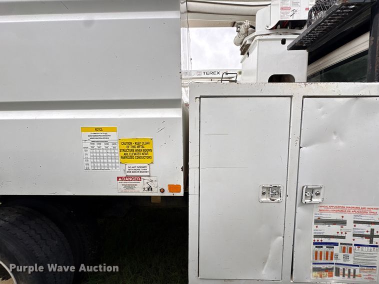 image for item EW1548 2011 Freightliner Business Class M2 forestry bucket truck