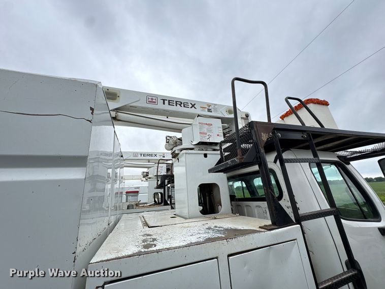image for item EW1548 2011 Freightliner Business Class M2 forestry bucket truck