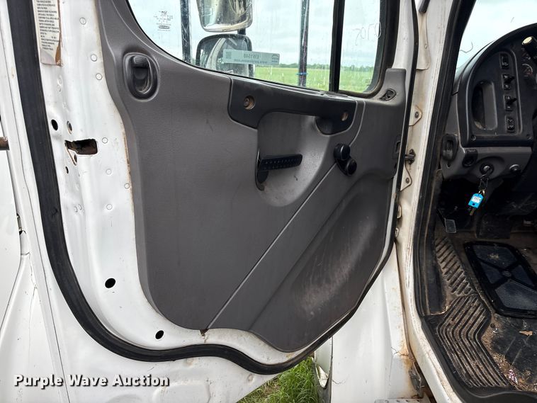 image for item EW1548 2011 Freightliner Business Class M2 forestry bucket truck
