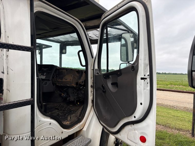 image for item EW1548 2011 Freightliner Business Class M2 forestry bucket truck